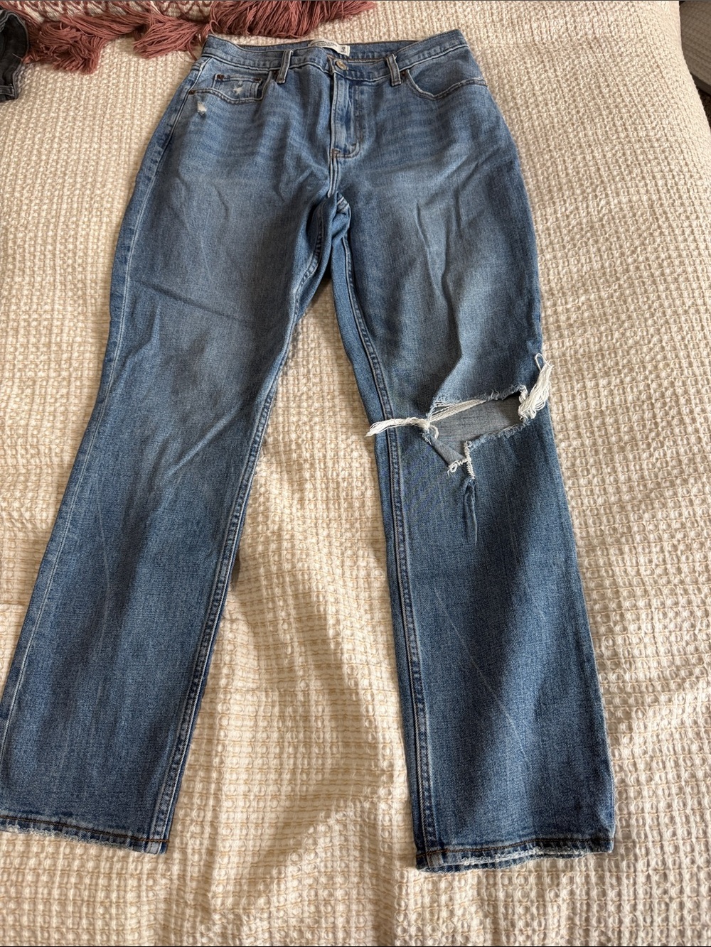 Abercrombie & Fitch Medium Blue Straight-Leg Jeans with Knee Rip